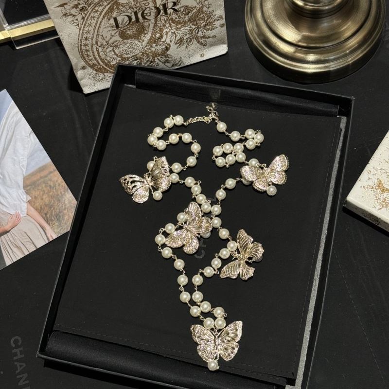 chr1st1an D10r necklaces